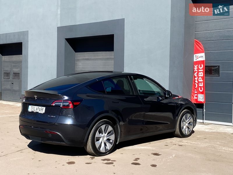Позашляховик / Кросовер Tesla Model Y 2024 в Києві
