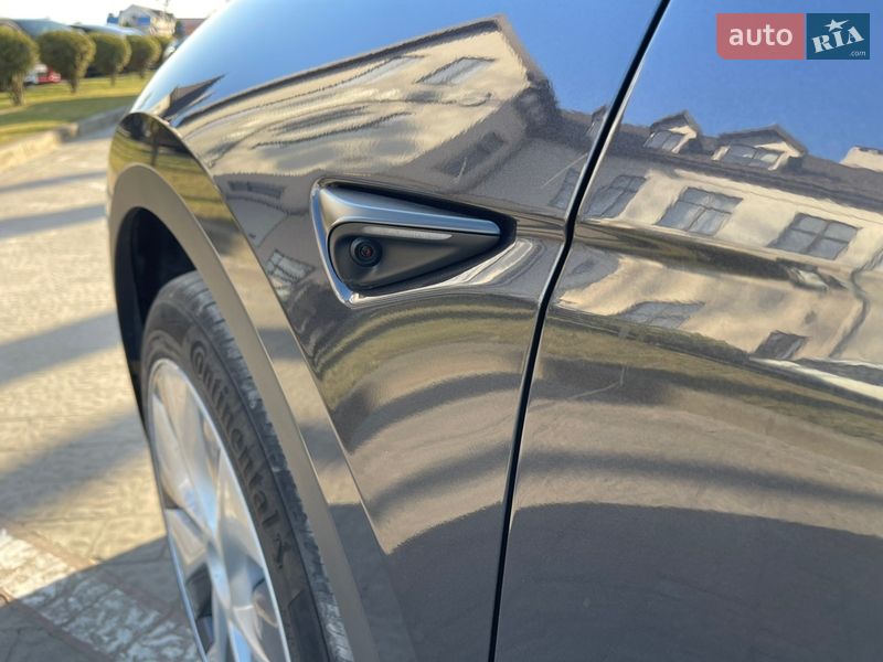 Внедорожник / Кроссовер Tesla Model Y 2024 в Стрые