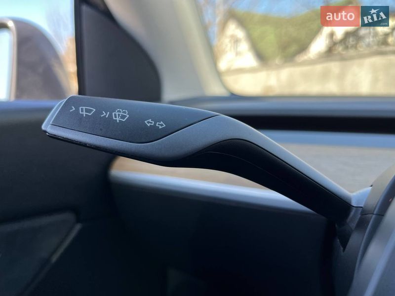 Внедорожник / Кроссовер Tesla Model Y 2022 в Киеве