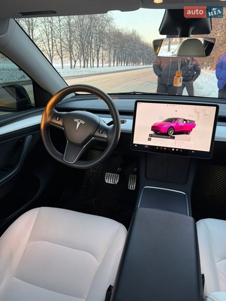 Внедорожник / Кроссовер Tesla Model Y 2023 в Киеве