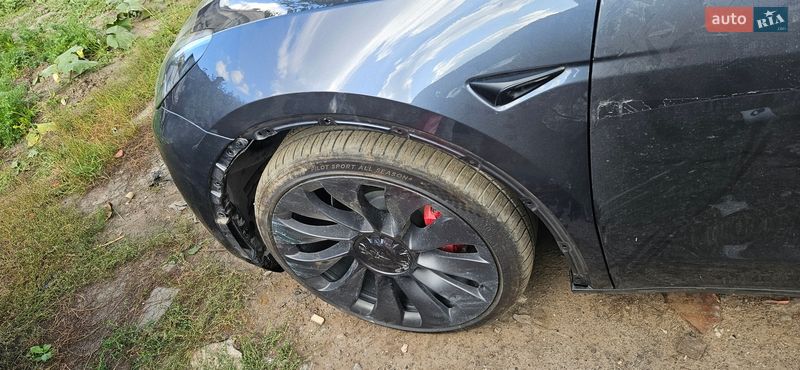 Внедорожник / Кроссовер Tesla Model Y 2023 в Харькове