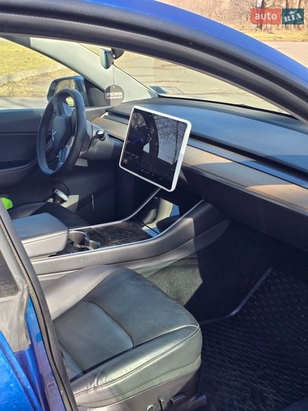 Внедорожник / Кроссовер Tesla Model Y 2021 в Кривом Роге