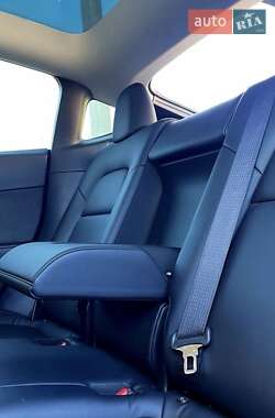 Внедорожник / Кроссовер Tesla Model Y 2020 в Киеве