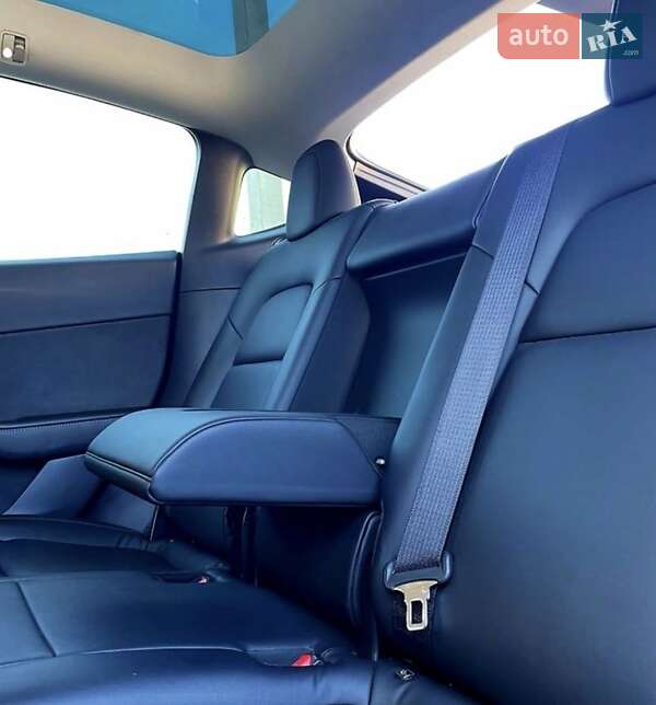 Внедорожник / Кроссовер Tesla Model Y 2020 в Киеве