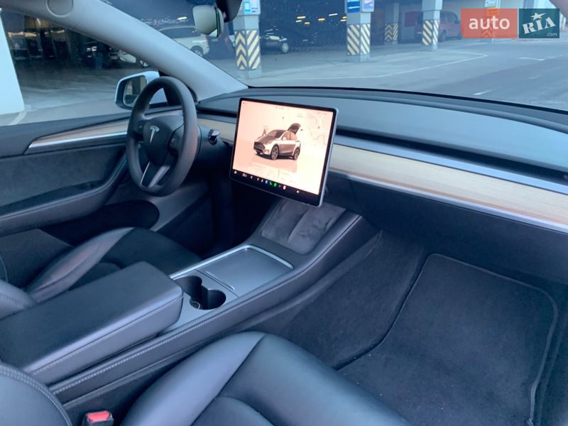 Позашляховик / Кросовер Tesla Model Y 2023 в Києві