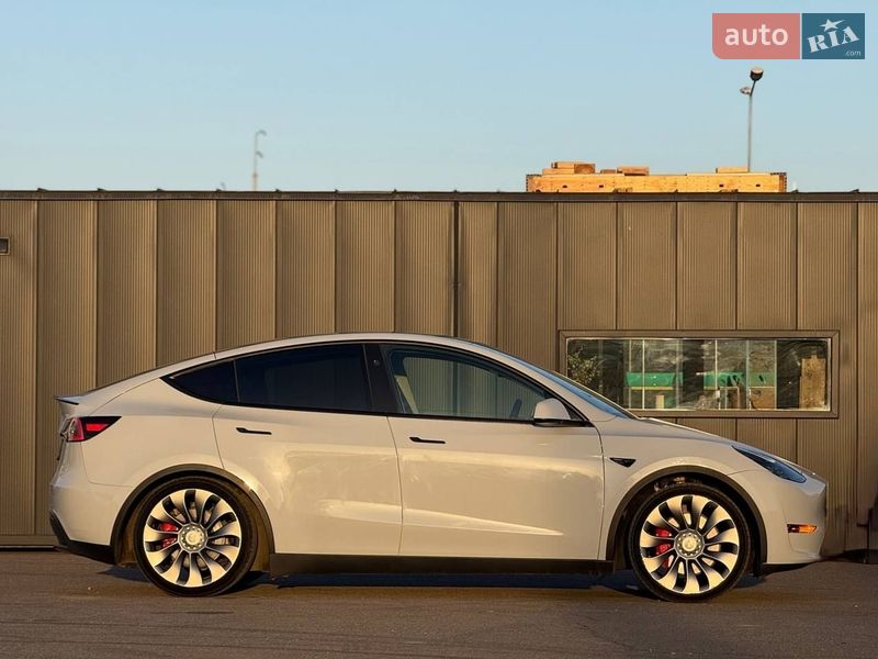 Внедорожник / Кроссовер Tesla Model Y 2023 в Киеве фото 4 Внедорожник / Кроссовер Tesla Model Y 2023 в Киеве