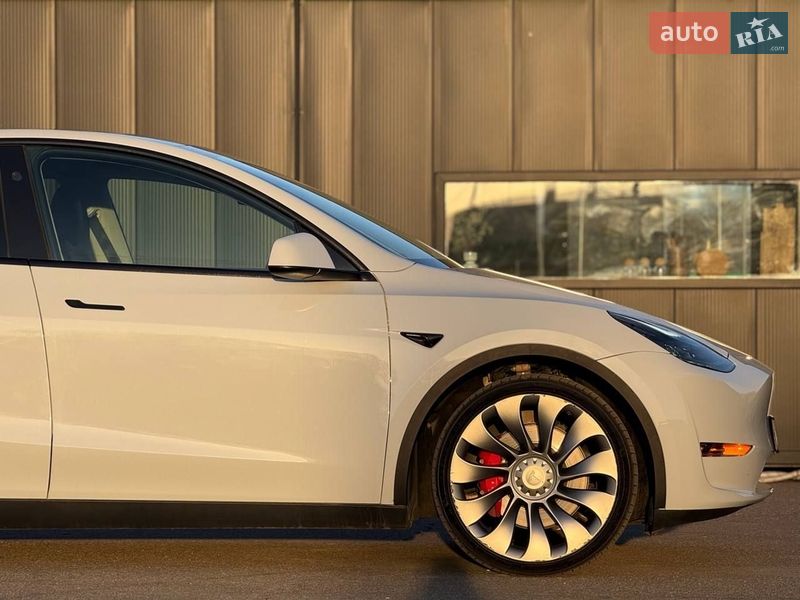 Внедорожник / Кроссовер Tesla Model Y 2023 в Киеве фото 17 Внедорожник / Кроссовер Tesla Model Y 2023 в Киеве