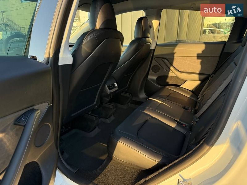Внедорожник / Кроссовер Tesla Model Y 2023 в Киеве фото 40 Внедорожник / Кроссовер Tesla Model Y 2023 в Киеве
