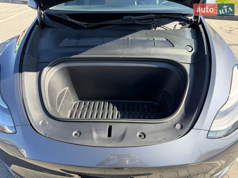 Внедорожник / Кроссовер Tesla Model Y 2022 в Ужгороде