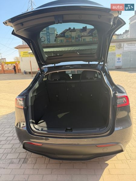 Внедорожник / Кроссовер Tesla Model Y 2024 в Ивано-Франковске