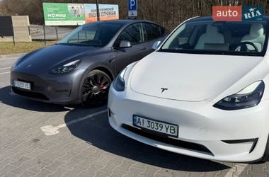 Внедорожник / Кроссовер Tesla Model Y 2024 в Ужгороде