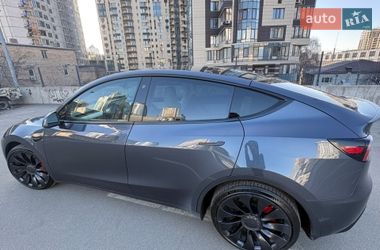 Позашляховик / Кросовер Tesla Model Y 2022 в Києві фото 11 Позашляховик / Кросовер Tesla Model Y 2022 в Києві