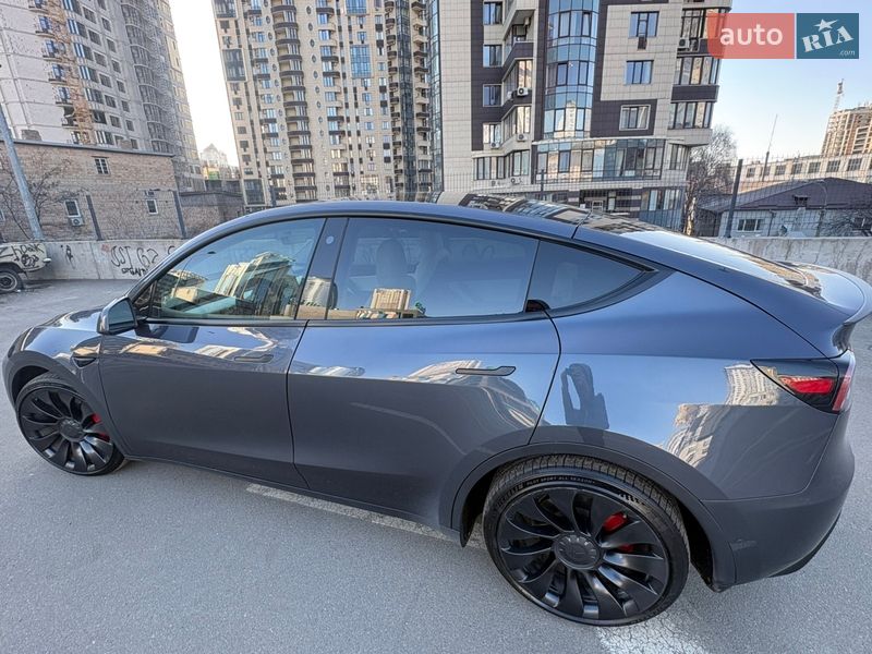 Позашляховик / Кросовер Tesla Model Y 2022 в Києві фото 11 Позашляховик / Кросовер Tesla Model Y 2022 в Києві