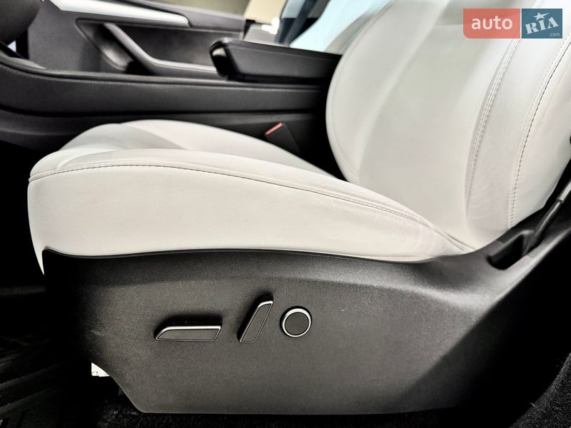 Позашляховик / Кросовер Tesla Model Y 2023 в Миколаєві