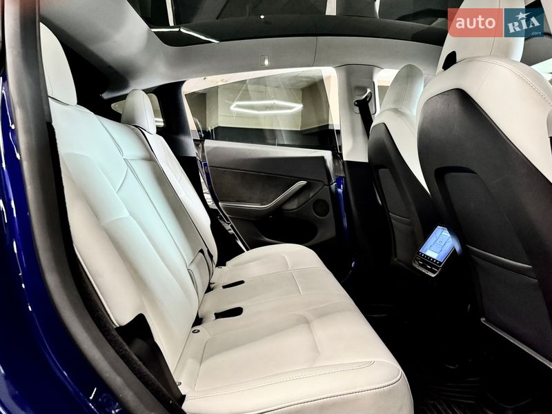 Позашляховик / Кросовер Tesla Model Y 2023 в Миколаєві