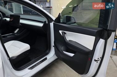 Внедорожник / Кроссовер Tesla Model Y 2021 в Киеве