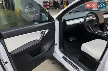 Внедорожник / Кроссовер Tesla Model Y 2021 в Киеве