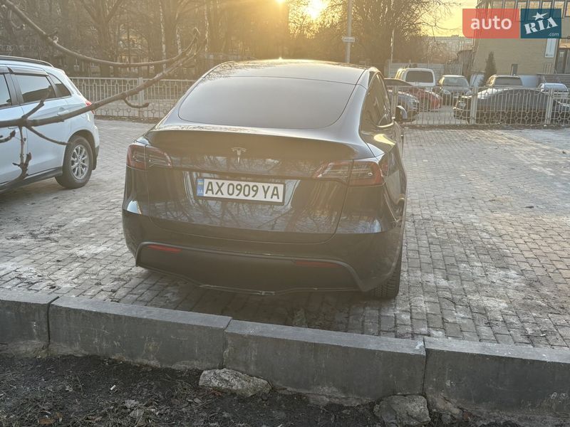 Внедорожник / Кроссовер Tesla Model Y 2024 в Харькове