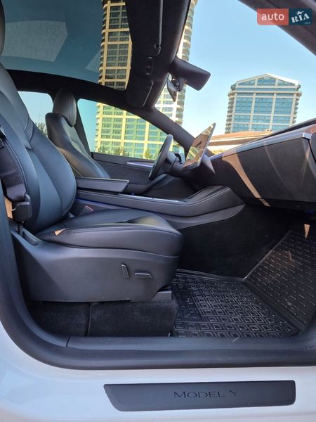Внедорожник / Кроссовер Tesla Model Y 2023 в Днепре