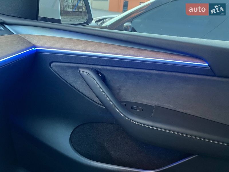 Внедорожник / Кроссовер Tesla Model Y 2023 в Днепре