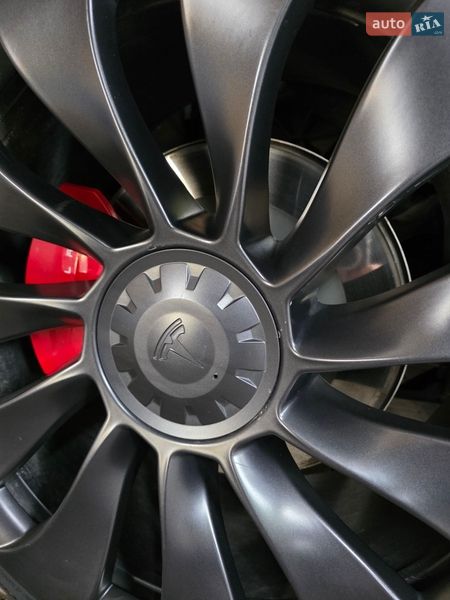 Внедорожник / Кроссовер Tesla Model Y 2023 в Днепре