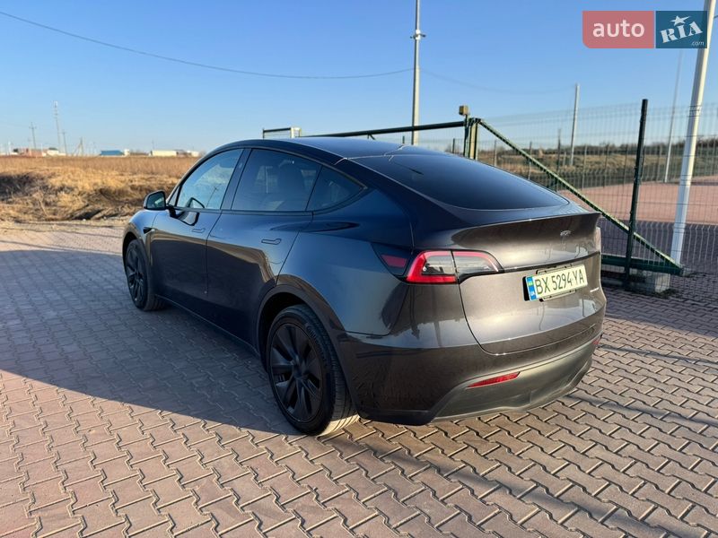 Внедорожник / Кроссовер Tesla Model Y 2024 в Ровно