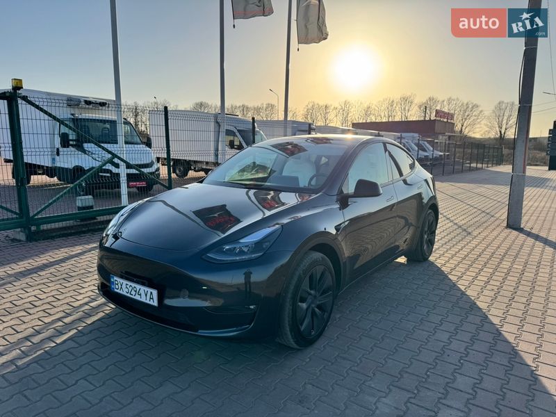 Внедорожник / Кроссовер Tesla Model Y 2024 в Ровно