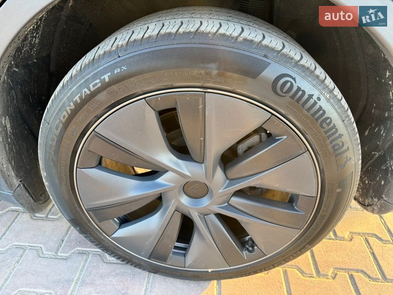 Внедорожник / Кроссовер Tesla Model Y 2024 в Ровно