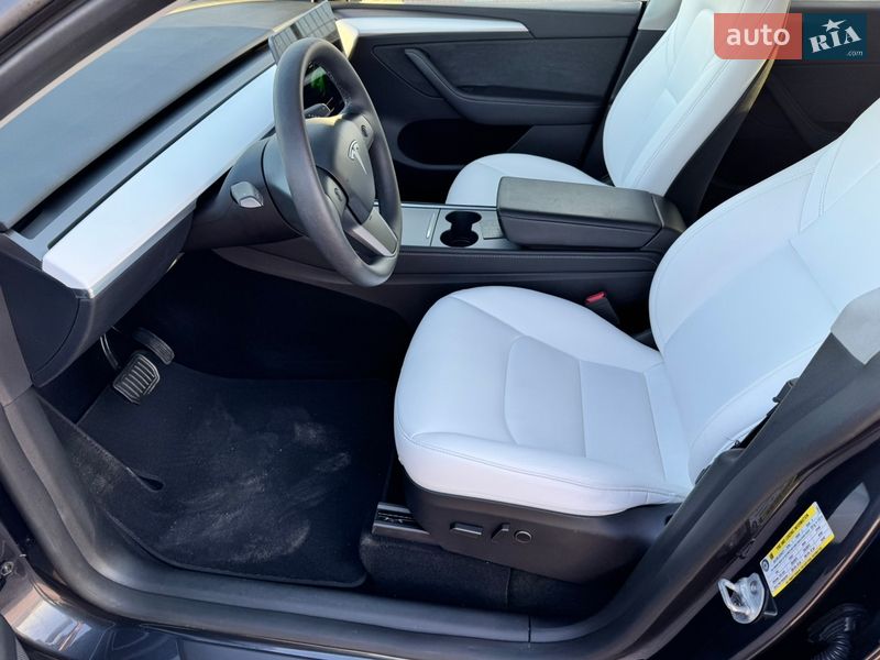 Внедорожник / Кроссовер Tesla Model Y 2024 в Ровно