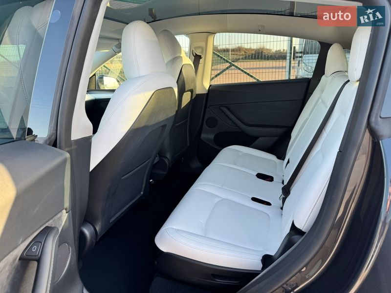 Внедорожник / Кроссовер Tesla Model Y 2024 в Ровно