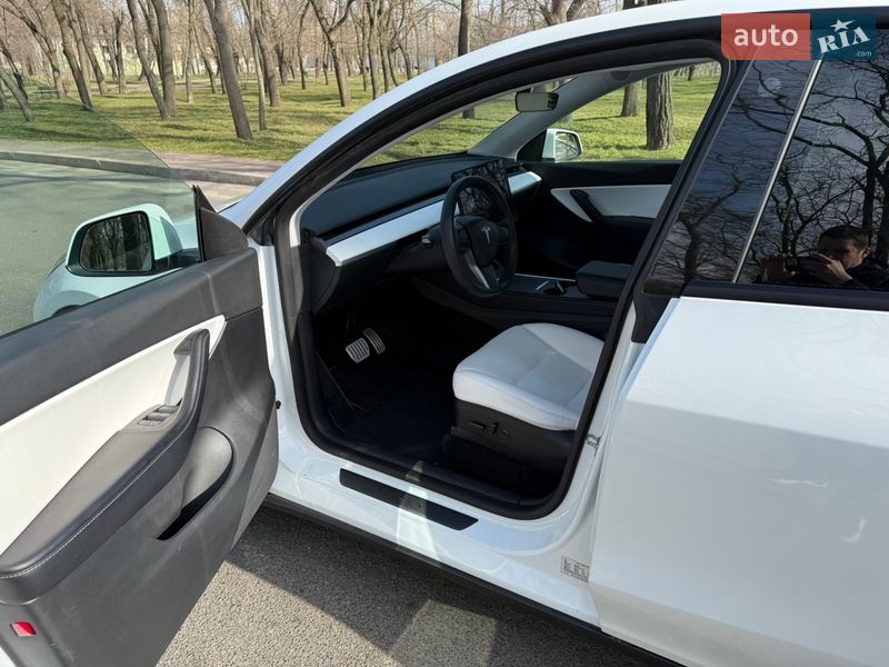 Позашляховик / Кросовер Tesla Model Y 2021 в Одесі фото 9 Позашляховик / Кросовер Tesla Model Y 2021 в Одесі