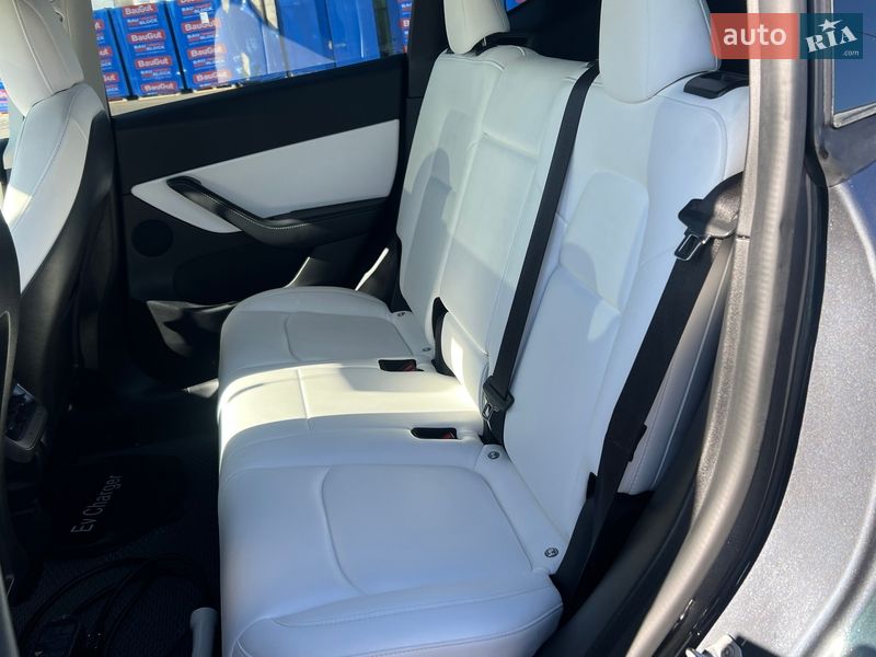 Внедорожник / Кроссовер Tesla Model Y 2022 в Киеве