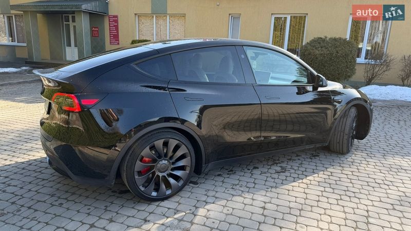 Позашляховик / Кросовер Tesla Model Y 2024 в Тернополі