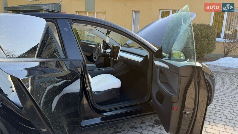 Позашляховик / Кросовер Tesla Model Y 2024 в Тернополі