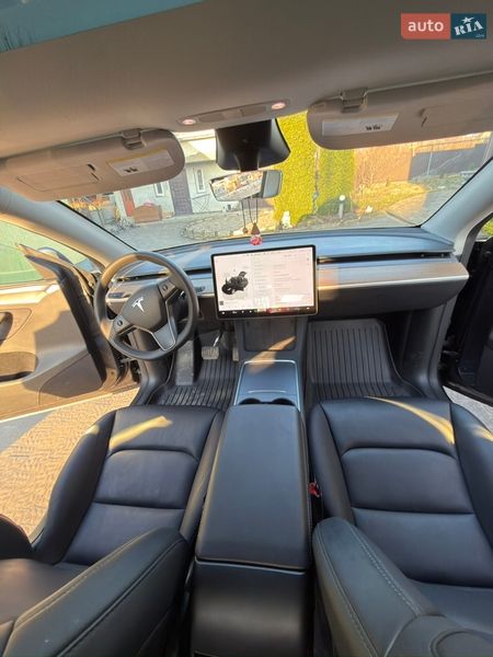 Внедорожник / Кроссовер Tesla Model Y 2023 в Дрогобыче