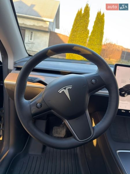 Внедорожник / Кроссовер Tesla Model Y 2023 в Дрогобыче