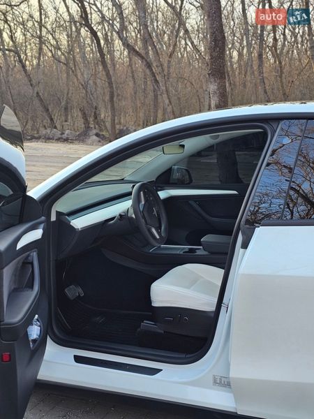 Внедорожник / Кроссовер Tesla Model Y 2023 в Днепре