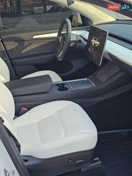Внедорожник / Кроссовер Tesla Model Y 2023 в Днепре