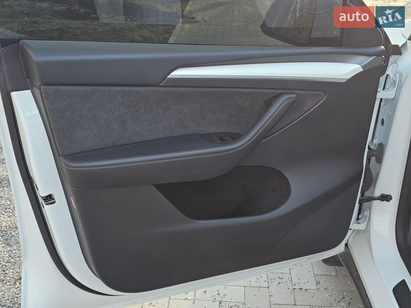 Внедорожник / Кроссовер Tesla Model Y 2023 в Днепре