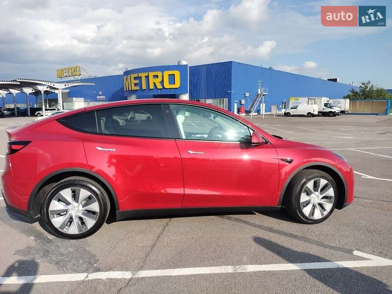 Tesla Model Y 2023