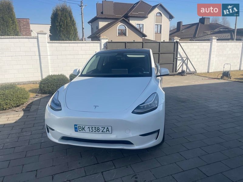 Внедорожник / Кроссовер Tesla Model Y 2022 в Ровно