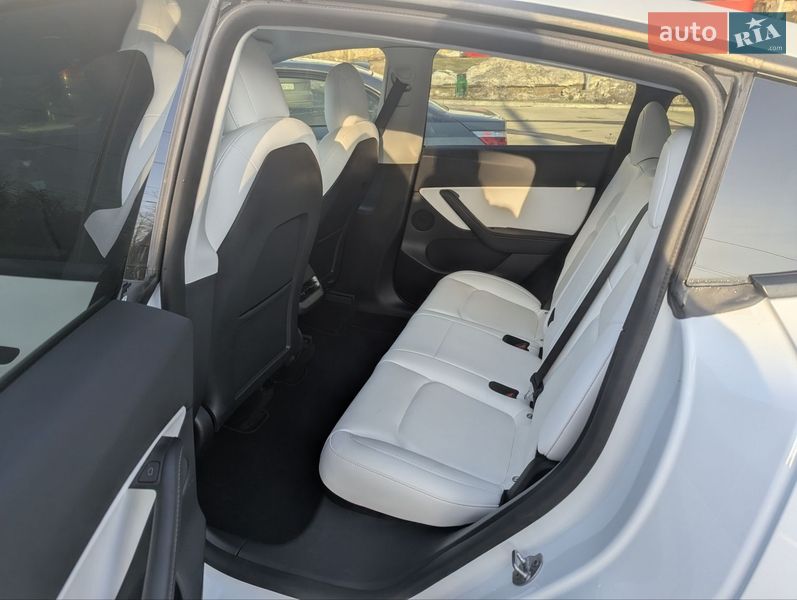 Внедорожник / Кроссовер Tesla Model Y 2021 в Тернополе