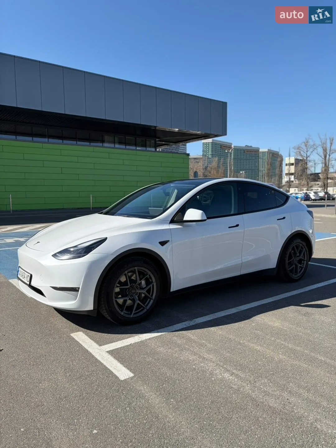 2022 Tesla Model Y - мініатюра 3