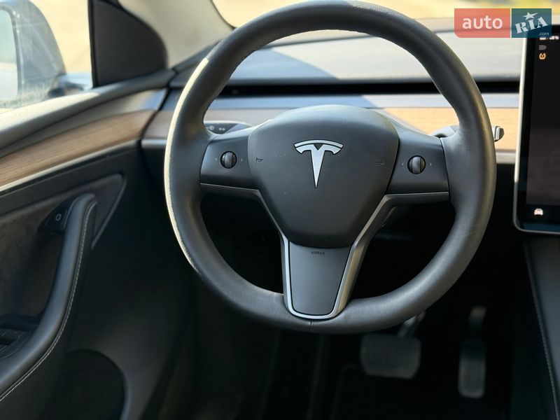 Внедорожник / Кроссовер Tesla Model Y 2023 в Тернополе