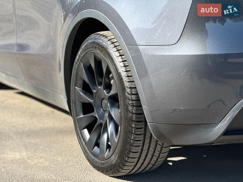 Внедорожник / Кроссовер Tesla Model Y 2023 в Тернополе