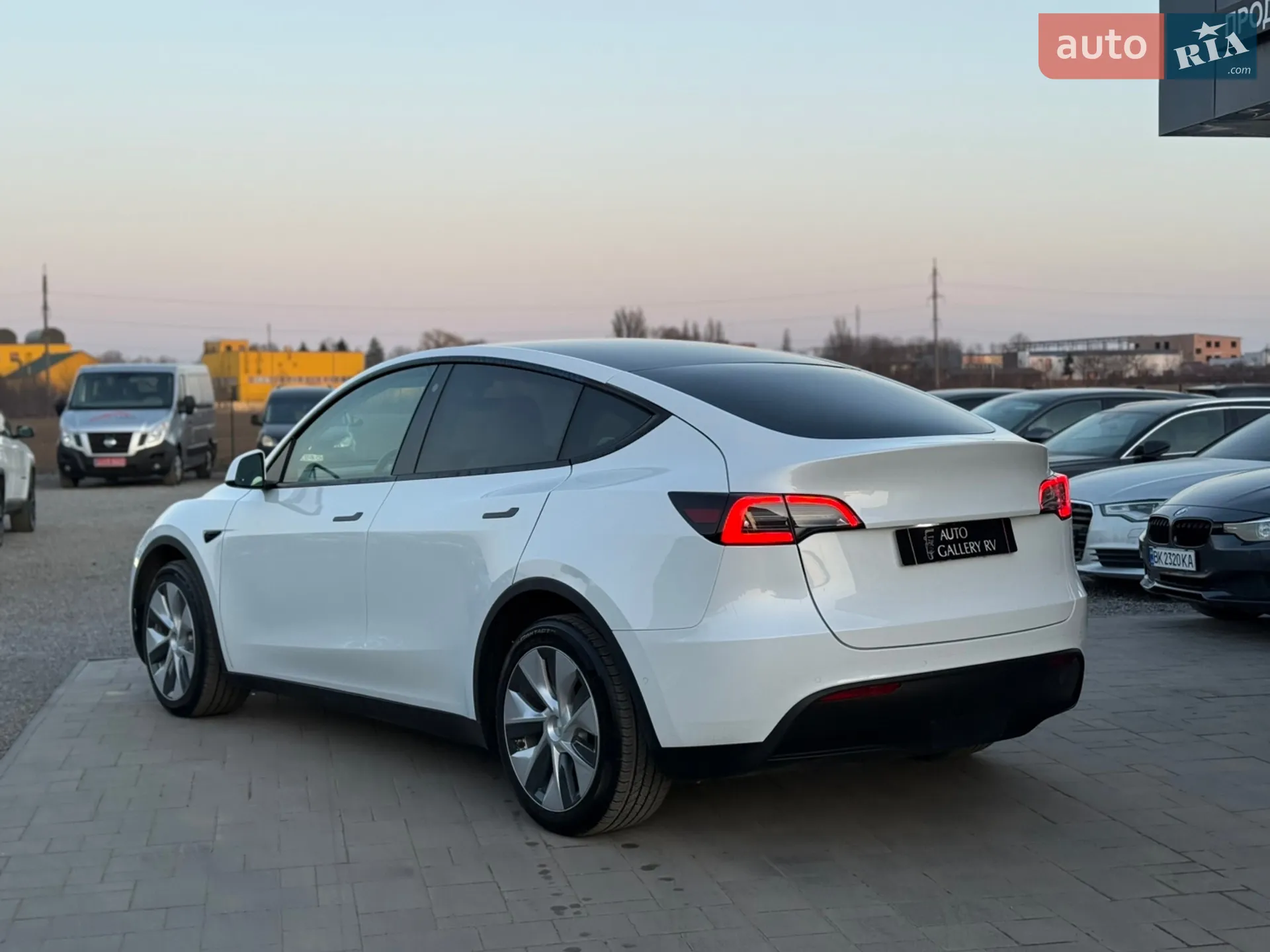 2022 Tesla Model Y - мініатюра 11
