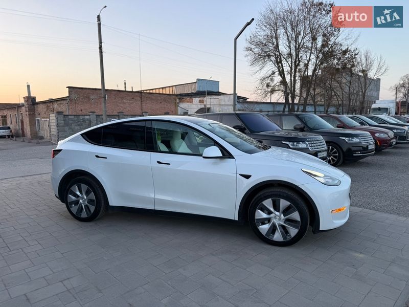 Внедорожник / Кроссовер Tesla Model Y 2022 в Ровно