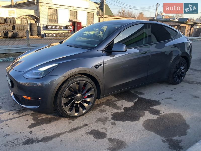 Tesla Model Y 2023