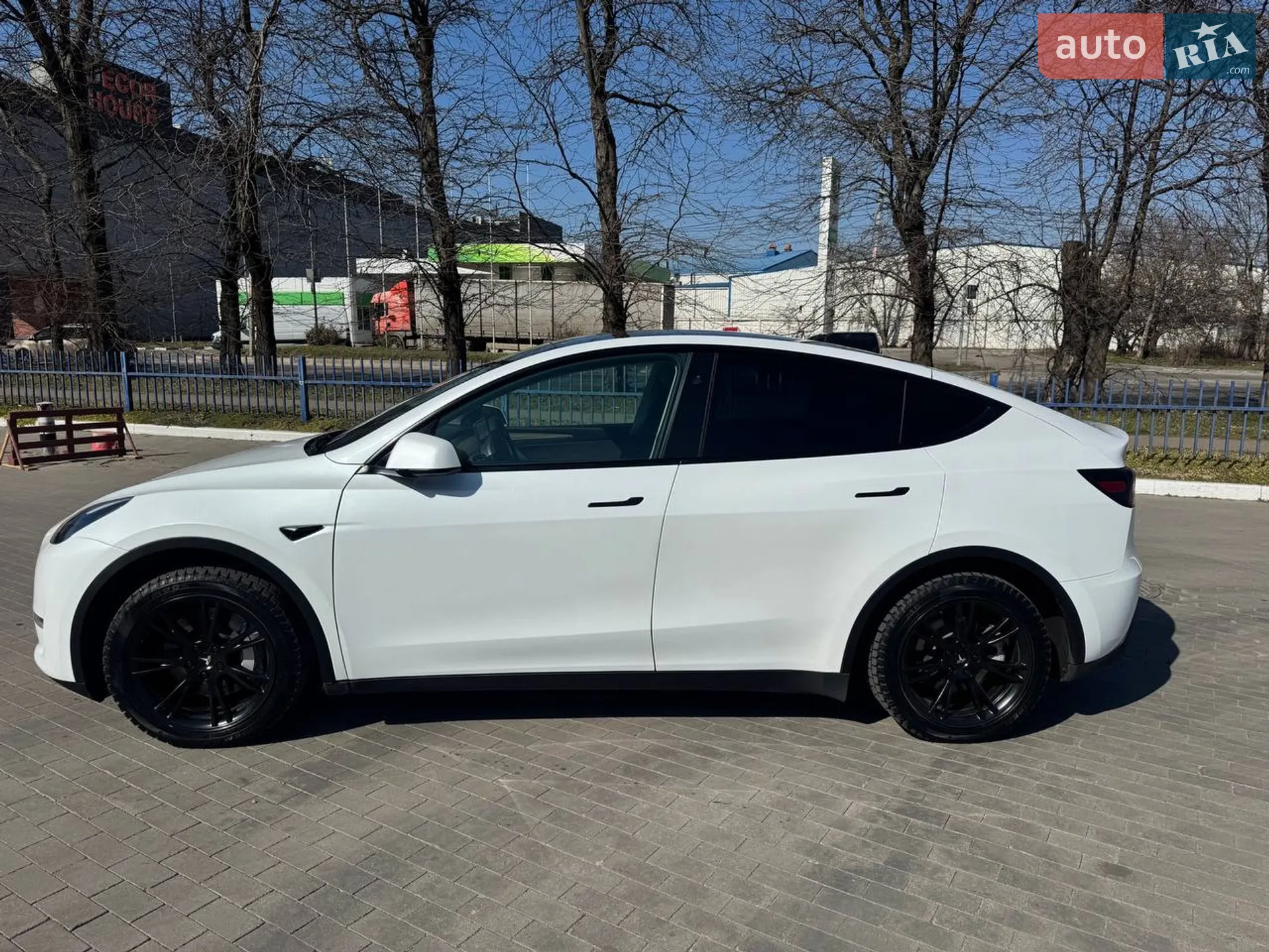 2023 Tesla Model Y - мініатюра 3