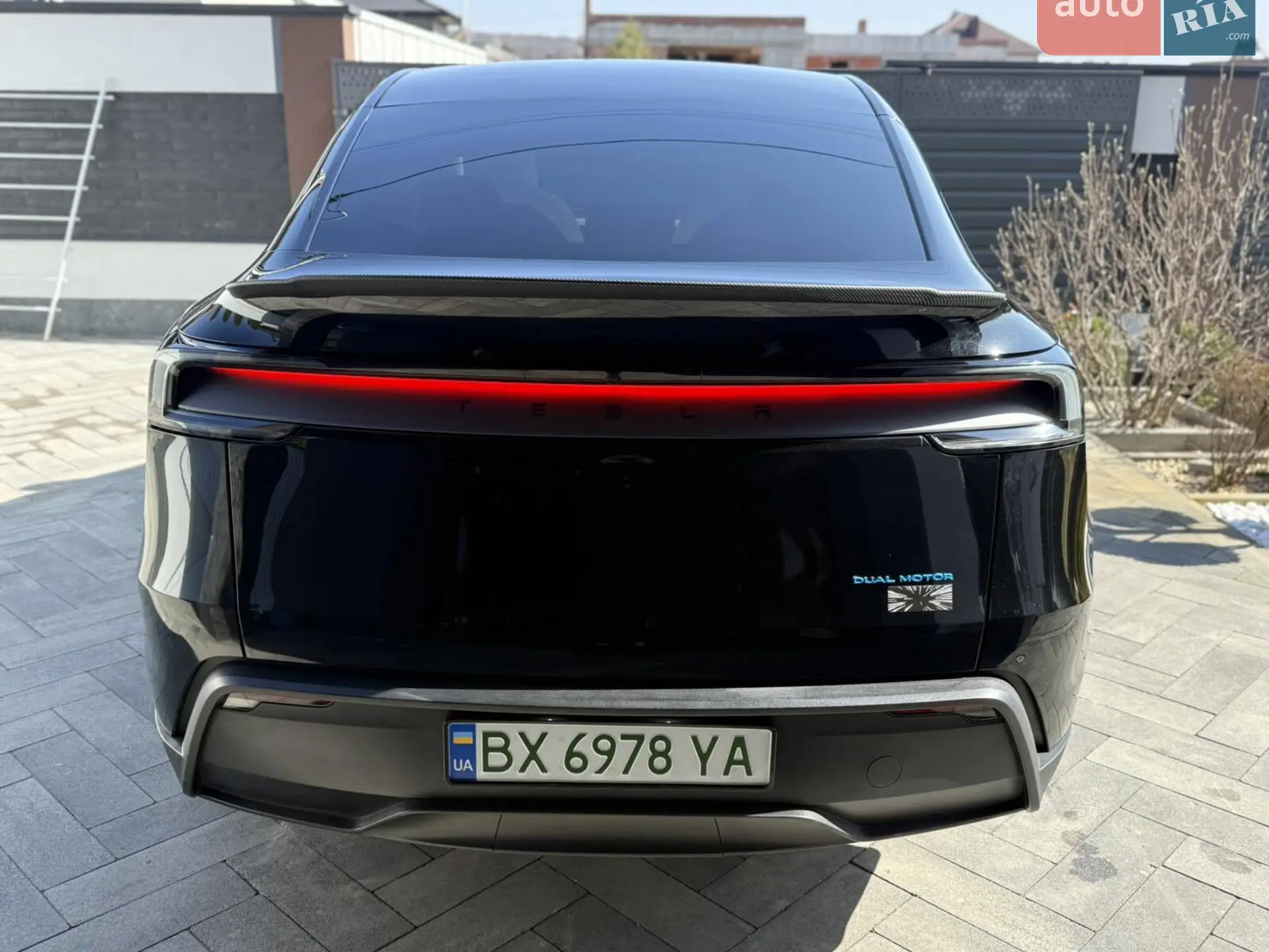 2025 Tesla Model Y - мініатюра 4